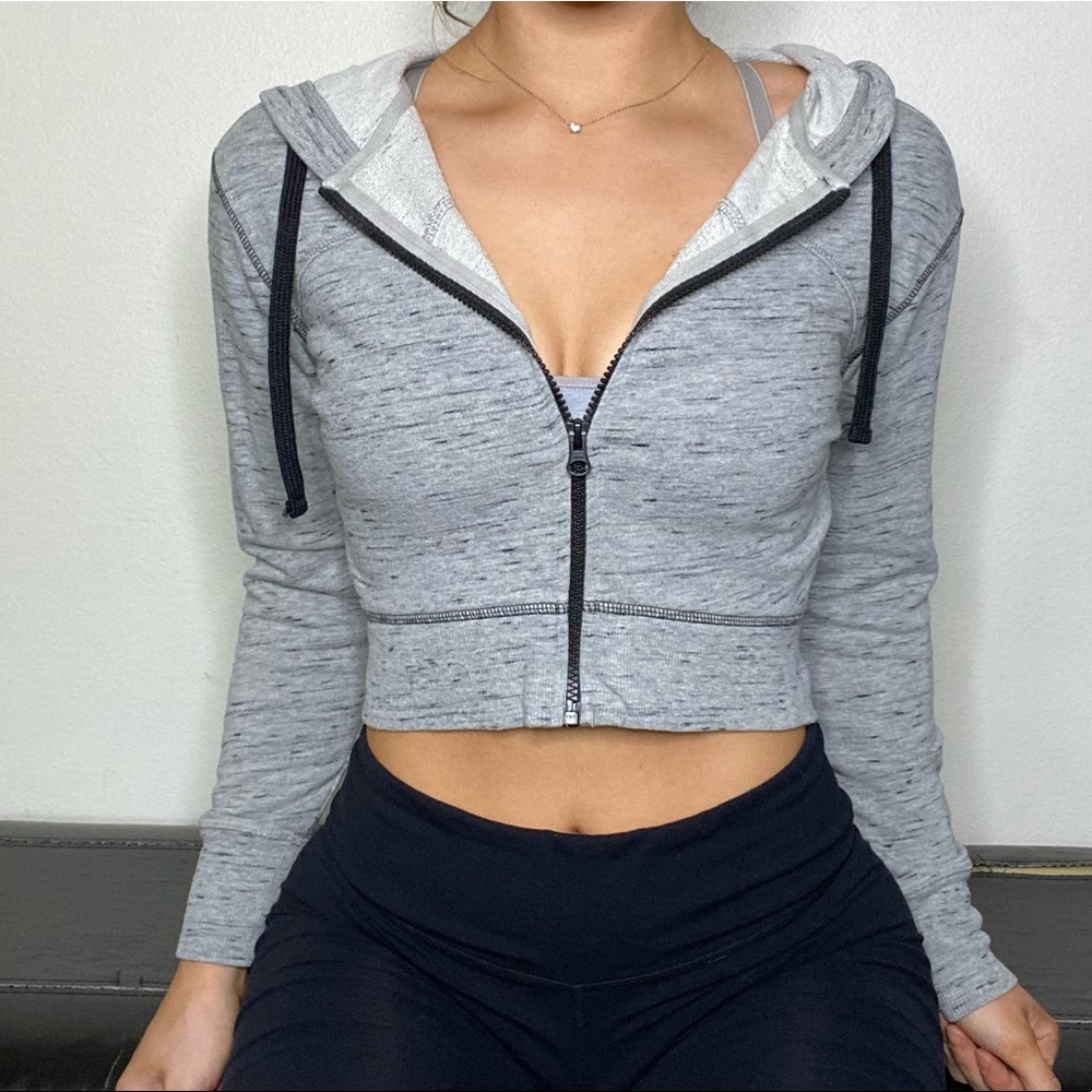 ZELLA Crop Hoodie